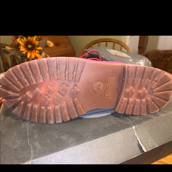 Pink Timberlands - Picture 3 of 3